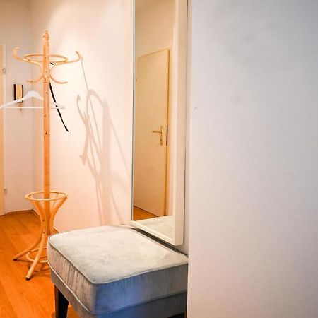 Backpacker Apartment Bahnhof Viena Exterior foto