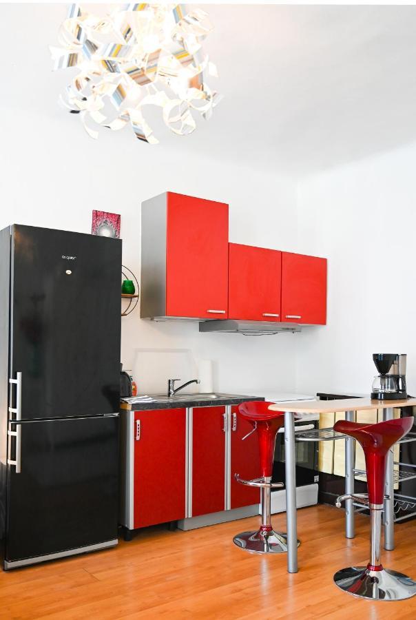 Backpacker Apartment Bahnhof Viena Exterior foto